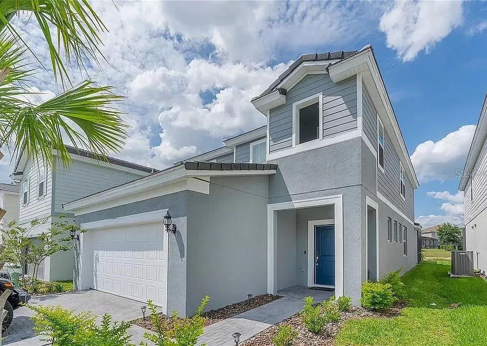 7243 Oakmoss Loop