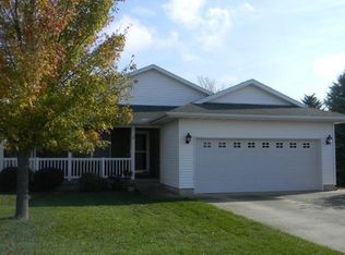 904 Countryside Ln, Pontiac, IL 61764