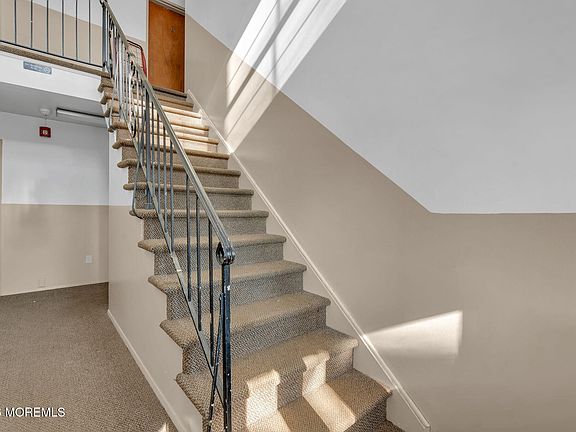 4th image of 48 Stonehurst Boulevard #C