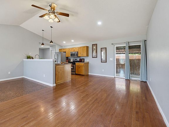 5th image of 3643 Amelia Way