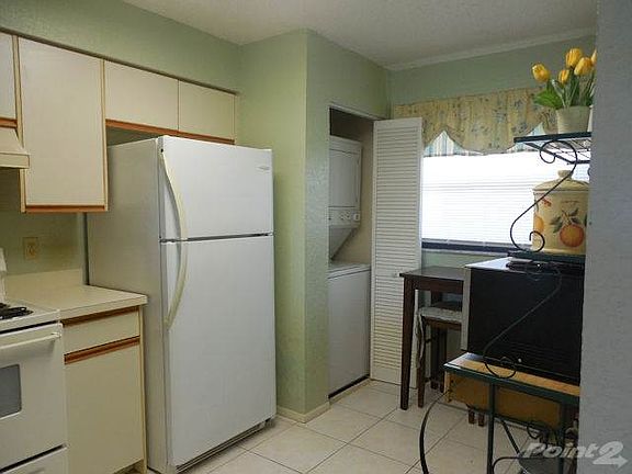 5th image of 800 Cove Cay Dr Unit 4E
