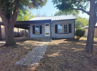 8311 Whitney Dr, White Settlement, TX 76108