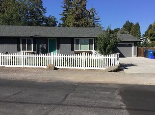 2409 SW 25th St, Redmond, OR 97756