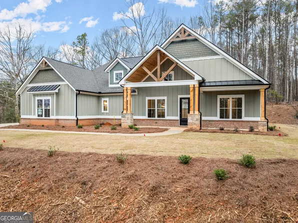 462 Orchard Lake Dr, Clarkesville, GA 30523