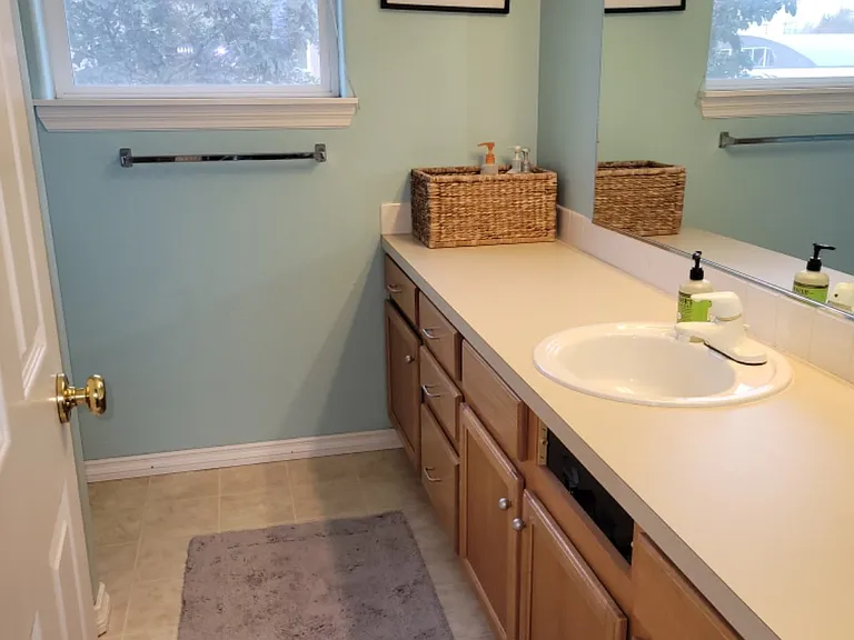 7435 N Kellogg St — Photo 13