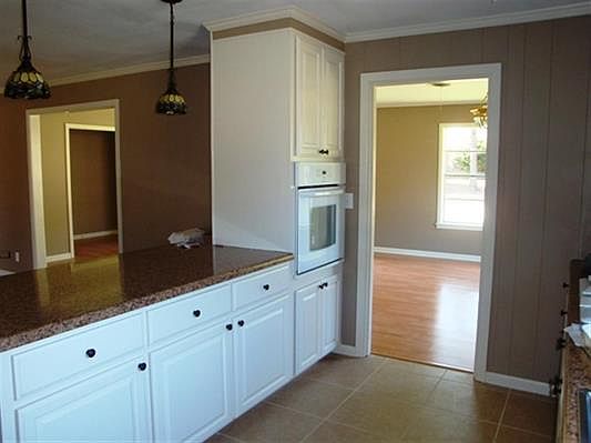 3rd image of 2718 Weaver Pl