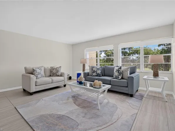 1084 Forest Lakes DR #7205, NAPLES, FL 34105