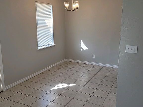 3rd image of 1311 Sunset Dr