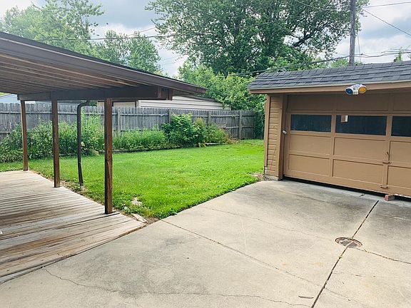 2nd image of 20650 Crystal Ave