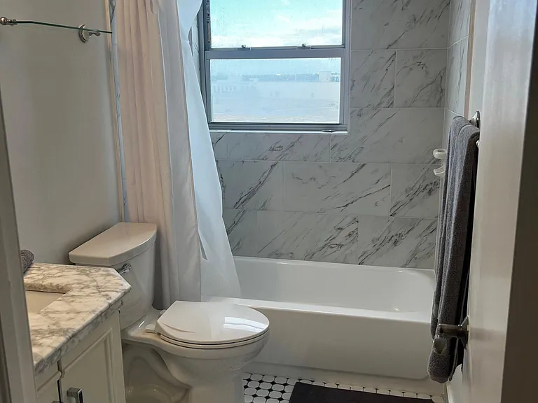 1881 Washington Ave #11 — Photo 25