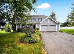 4932 Tinderbox Cir, Manlius, NY 13104