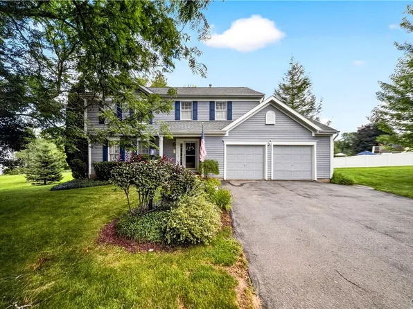 4932 Tinderbox Cir, Manlius, NY 13104