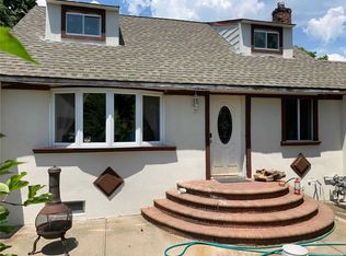 431 Smith St, Central Islip, NY 11722