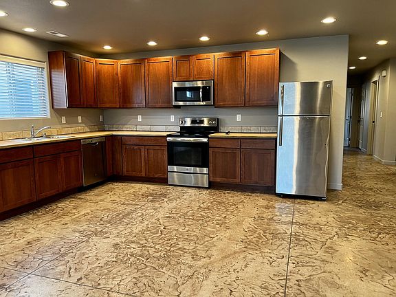 2nd image of 305 F St NE Unit A