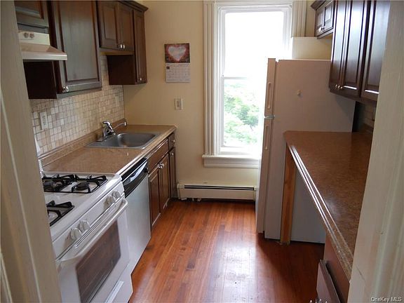 5th image of 135 Elwood Ave Floor 2