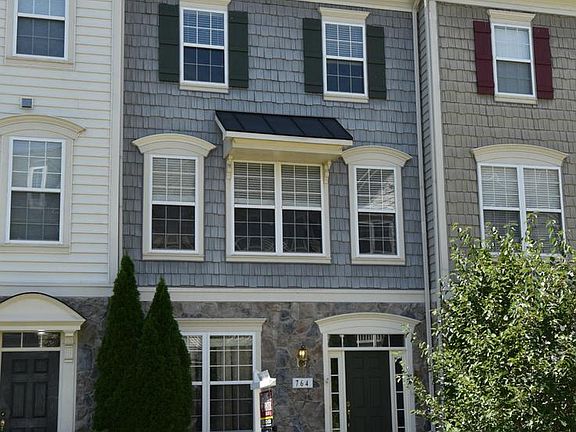 3rd image of 764 Ayrshire Ln