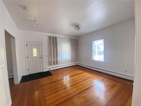 3rd image of 107 Woodbine St