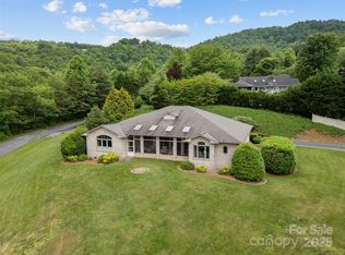 110 Walnut Hills Dr, Brevard, NC 28712