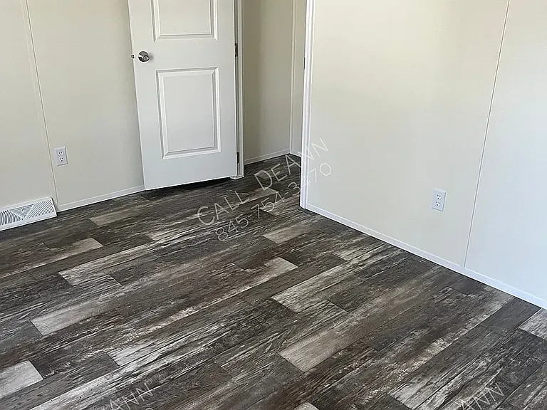 17 Greenwood Dr — Photo 3