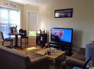 1521 W Addison St APT 2B, Chicago, IL 60613