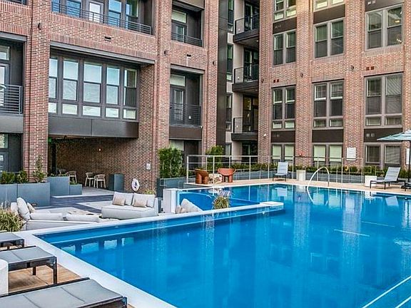 2nd image of 2929 Oak Lawn Ave #715