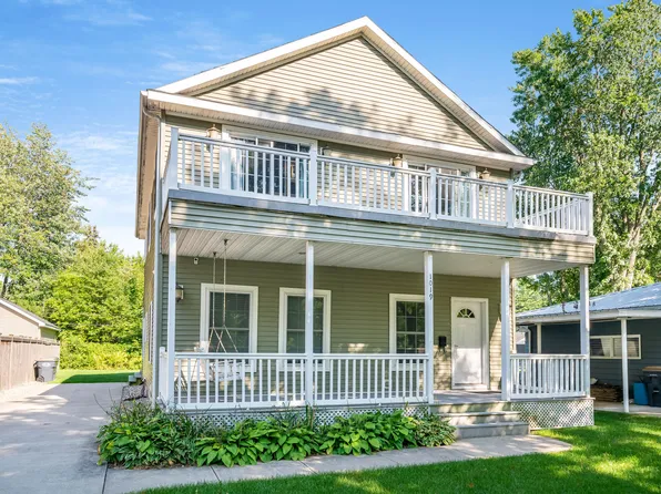 1019 Hazel St, South Haven, MI 49090