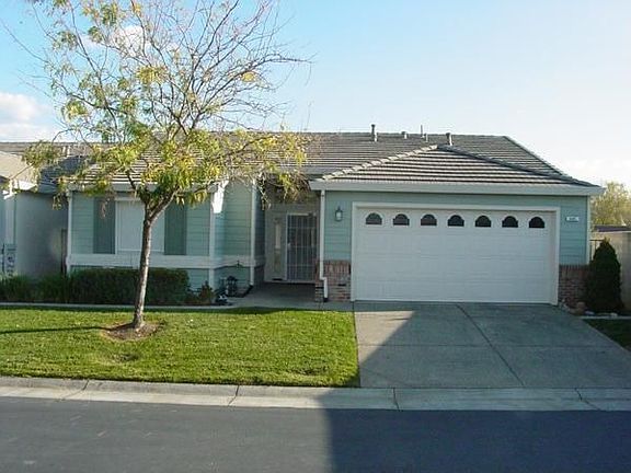 2nd image of 445 Crystal Glen Pl