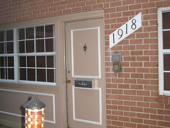 Private entrance with patio