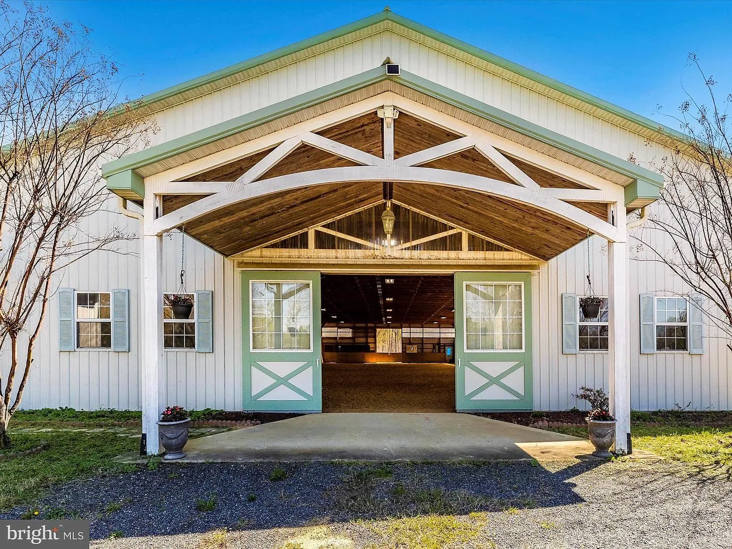 21-acre equestrian facility - Just 20 miles from DC! — Photo 3