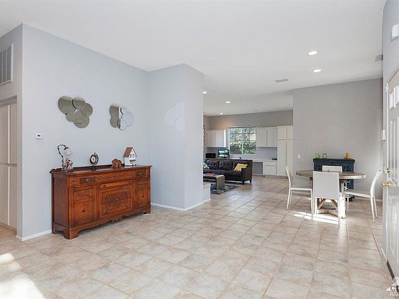 5th image of 47900 Bougainvillea St