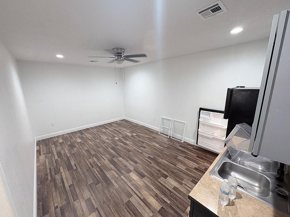 1st image of 932 Meller Way #1