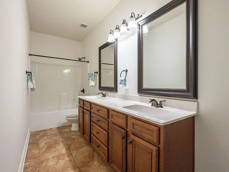 2159 Bayshore Dr — Photo 34
