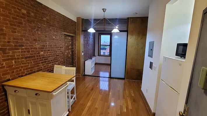 1st image of 2251 1st Ave #5A