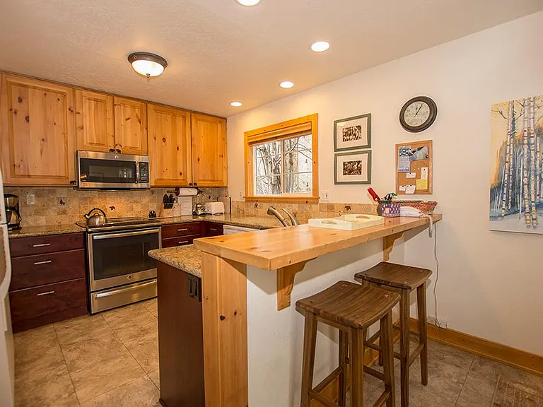 395 Elizabeth Dr — Photo 8