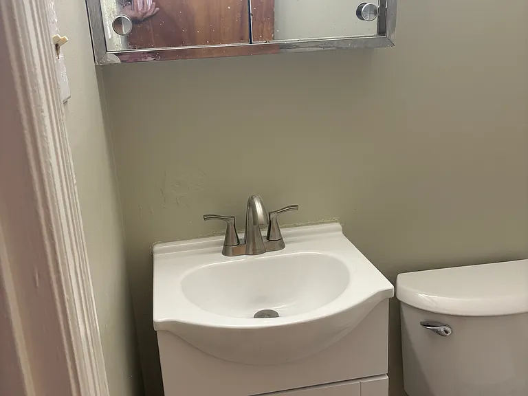 1313 Jefferson Ave #8 — Photo 6