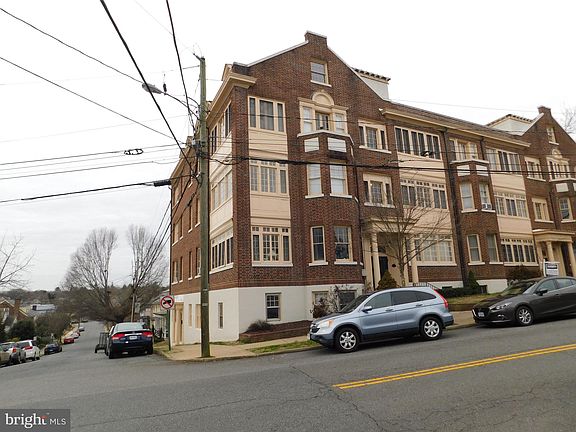 2nd image of 700 Prince Edward St APT 4