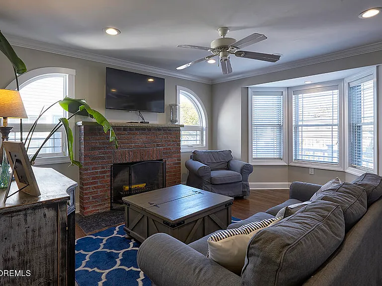 304 Arnold Ave — Photo 13