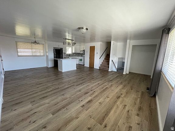 3rd image of 565 E 800 N