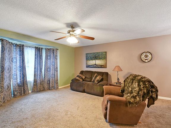 2nd image of 1180 Willow Glen Dr