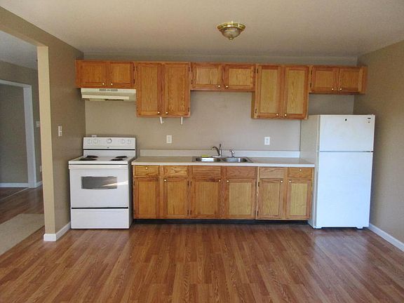 3rd image of 2214 Harvey St