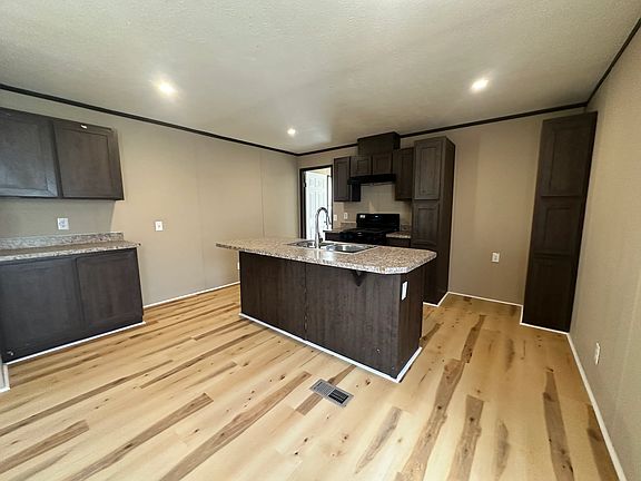 3rd image of 97 Elm Tree #97