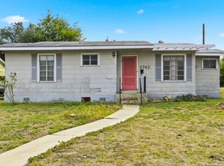 2742 W Craig Pl, San Antonio, TX 78228