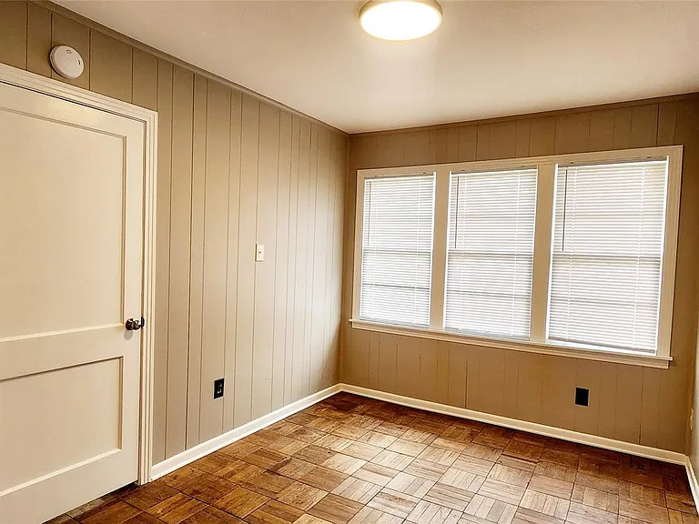 113 Laurel St — Photo 7