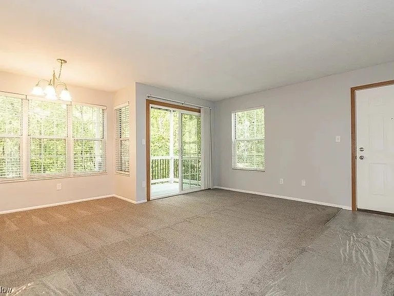 1909 Stoney Run Cir — Photo 4