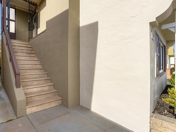 5th image of 104 Westmoor Ave