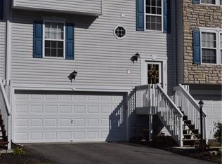 127 Mountain Dr, Carnegie, PA 15106