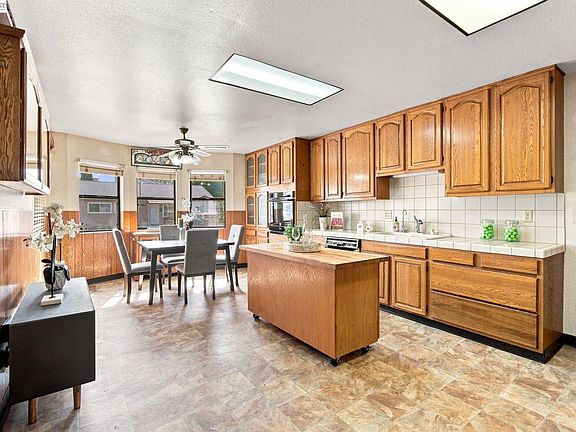 5th image of 868 Videll St