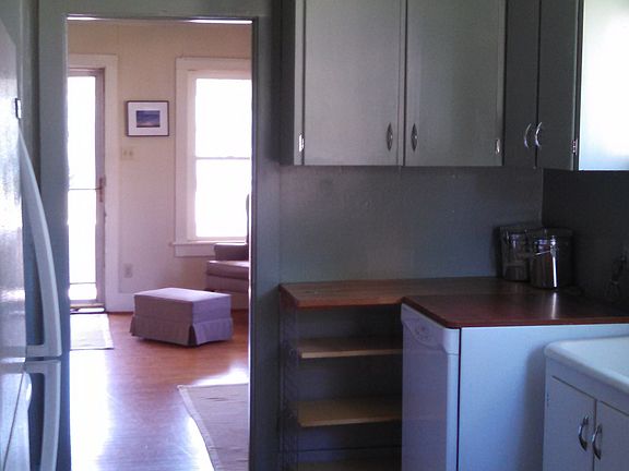 3rd image of 511 Franklin St