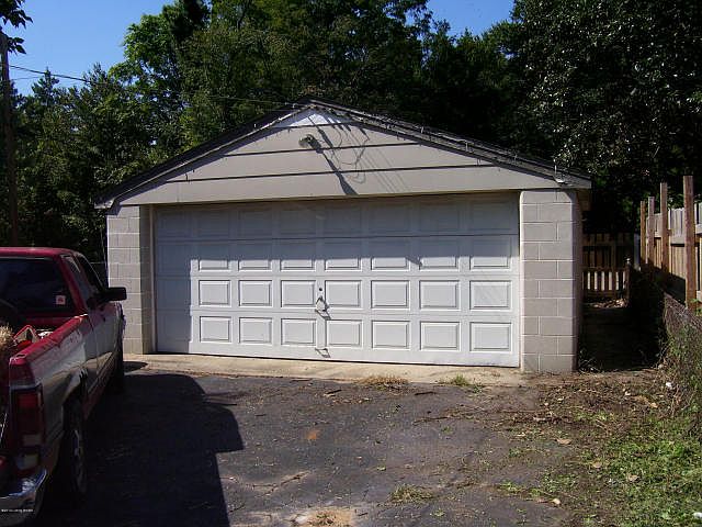 2nd image of 2311 Wetstein Ave