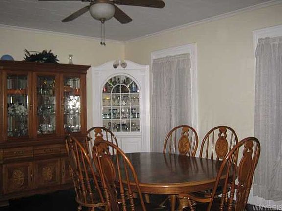 5th image of 179 Main St